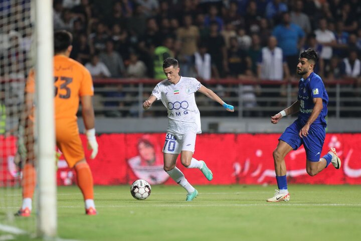 لزوم انجام یک اقدام فوری در ترکیب استقلال؛ ناامیدی از خارجی مشهور