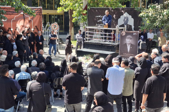 بدرقه ۲ هنرمند موسیقی در تالار وحدت برگزار شد بدرقه ۲ هنرمند موسیقی در تالار وحدت برگزار شد
