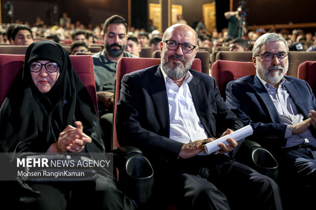 آیین تقدیر از پذیرفتهشدگان سمپاد مناطق هدف بنیاد علوی