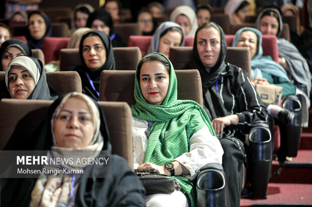 آیین تقدیر از پذیرفتهشدگان سمپاد مناطق هدف بنیاد علوی 4