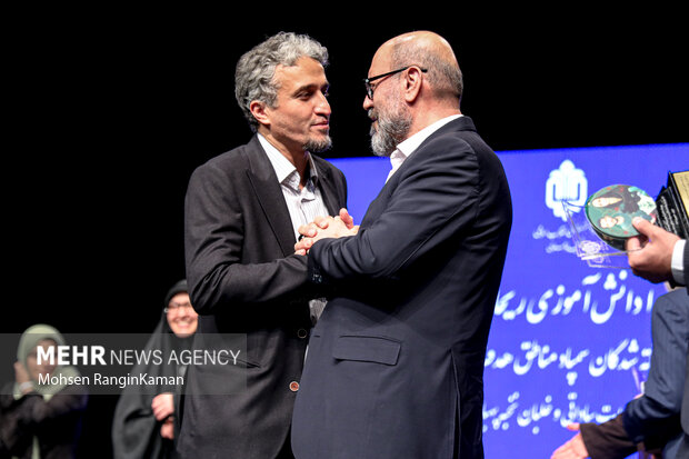 آیین تقدیر از پذیرفتهشدگان سمپاد مناطق هدف بنیاد علوی 20