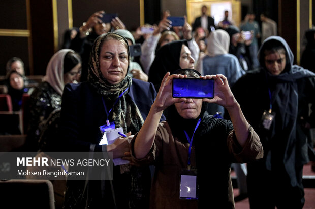 آیین تقدیر از پذیرفتهشدگان سمپاد مناطق هدف بنیاد علوی 21