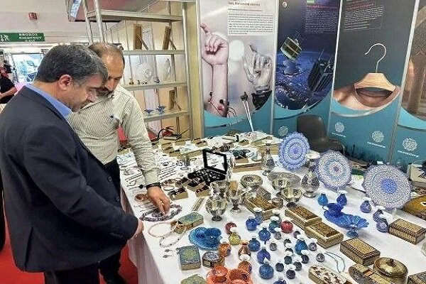 حضور سفارت ایران با نمایش فرهنگ ایران در نمایشگاه تسالونیکی 2