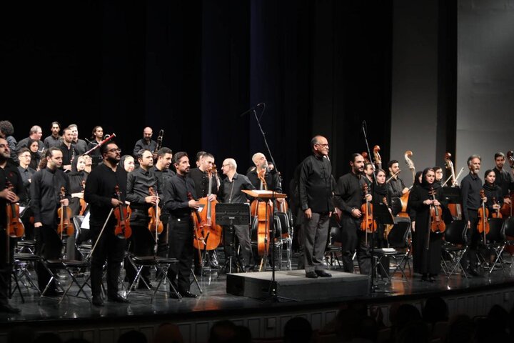 مسعود کیمیایی صدای«اکتبر ۱۹۰۴» را شنید؛ جزئیات یک روایت موسیقایی مسعود کیمیایی صدای«اکتبر ۱۹۰۴» را شنید؛ جزییات یک روایت موسیقایی