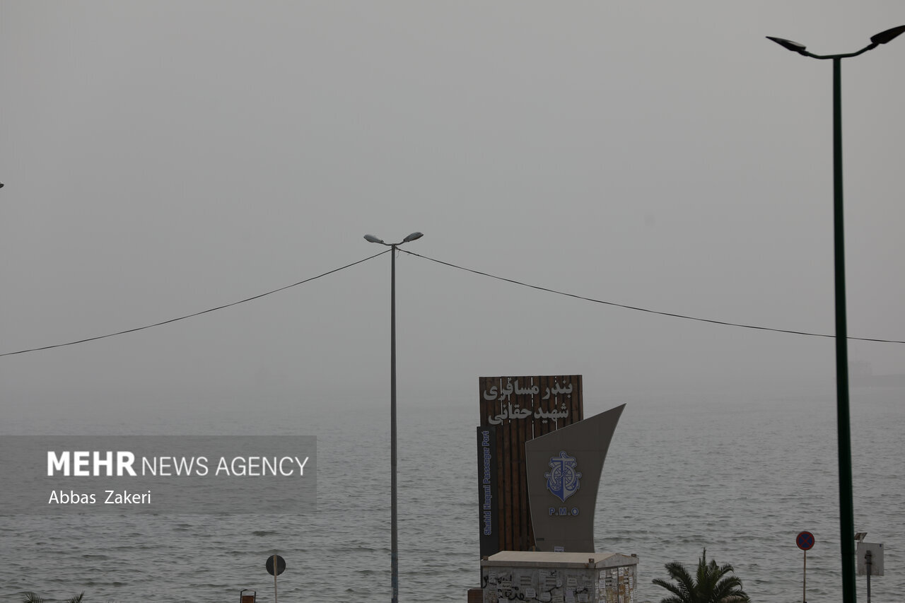 Zaradi slabih vremenskih razmer prekinjen promet s plovili med بندر شهید حقانی in otokoma قشم in هرمز