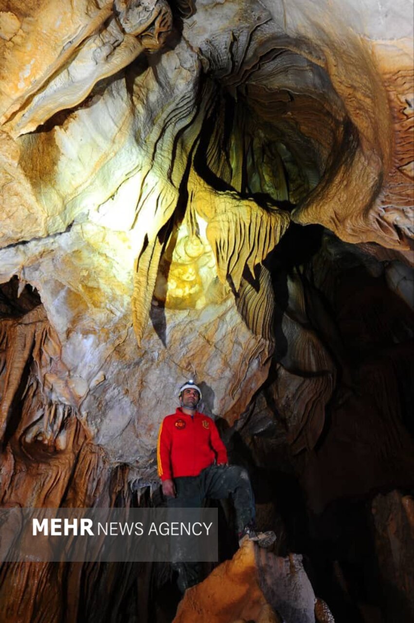 کاوش در دل پر رمز و راز کرکس؛ غار پریان اثر طبیعی ملی میشود؟ کاوش در دل پر رمز و راز کرکس؛ غار پریان اثر طبیعی ملی میشود؟