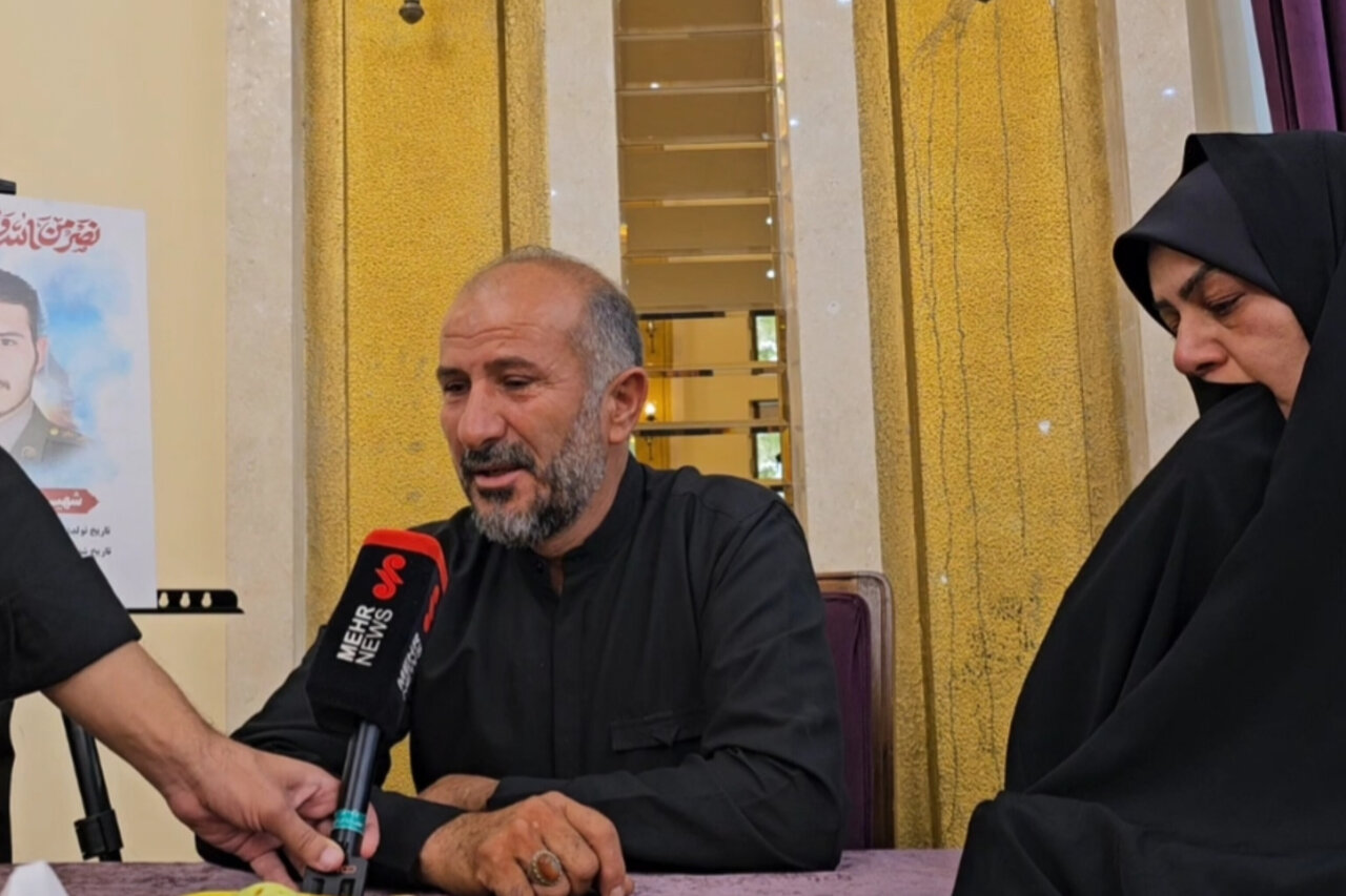 روایت خانواده شهدای جنگ ۱۲ روزه؛ «امنیت با لبخند دشمن به دست نمیآید»