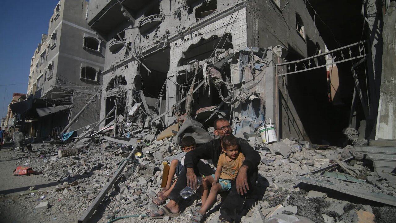 Trumpov načrt za Gazo deli mnenja: med diplomacijo in skeptičnostjo