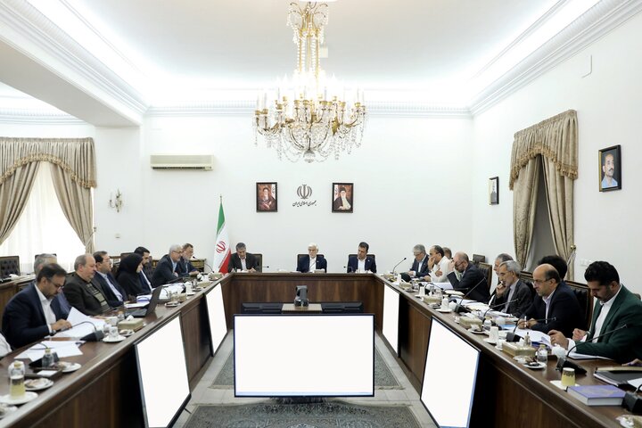 عارف: بودجه دولتی کفاف حل آسیبهای اجتماعی را نمیدهد عارف: بودجه دولتی کفاف حل آسیبهای اجتماعی را نمیدهد