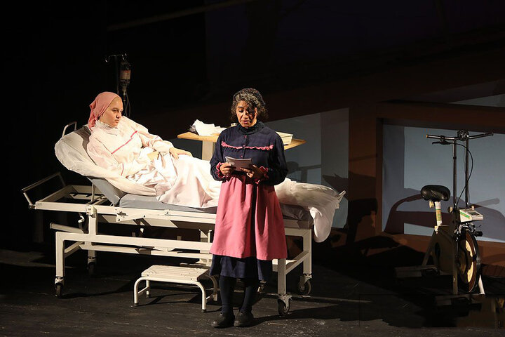 اسکارلت و آن شب بارانی؛ از پرده تئاتر تا قلب مخاطب