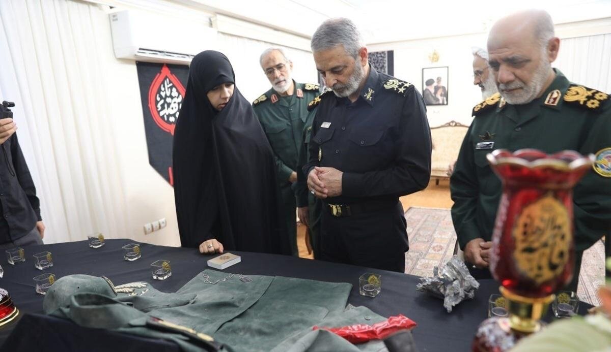 دیدار سرلشکر موسوی با خانواده فرماندهان شهید جنگ تحمیلی ۱۲ روزه