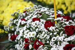 گلباران مزارشهیدان سپهبد عبدالرحیم موسوی و سپهبد محمد قرنی در روز ارتش