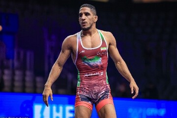 Rahman Amouzad wins gold at 2025 World Wrestling Championships
