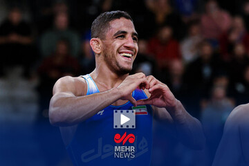 واکنش مادر و همسر رحمان عموزاد به کسب مدال طلایش در زاگرب