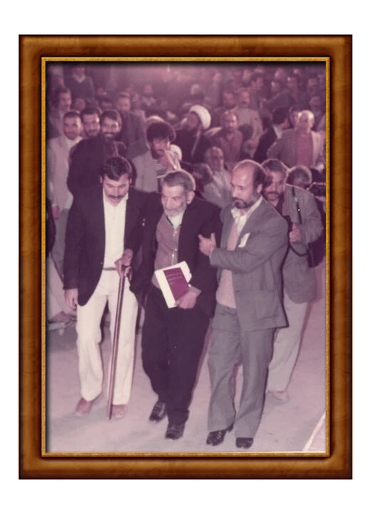 تصاویری منتشرنشده از حضور استاد شهریار در تالار وحدت دانشگاه تبریز