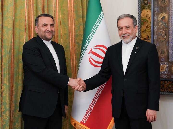 دیدار سفیر جدید جمهوری اسلامی ایران در ساحل عاج با «عراقچی» دیدار سفیر جدید جمهوری اسلامی ایران در ساحل عاج با «عراقچی»