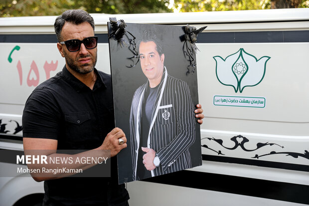 Fans bid farewell to Iranian Pop-Singer Omid Jahan
