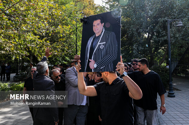 تشییع پیکر امید جهان