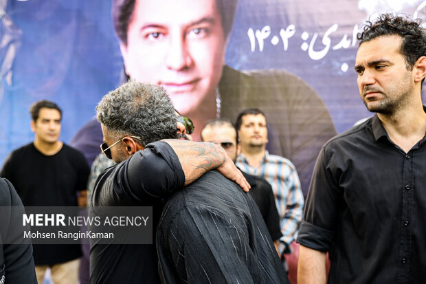 تشییع پیکر امید جهان