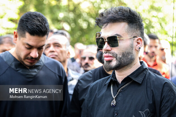 تشییع پیکر امید جهان
