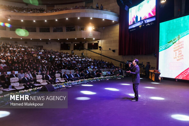 آیین رونمایی از مجموعه 30 جلدی استعمارشناسی ایرانی 4