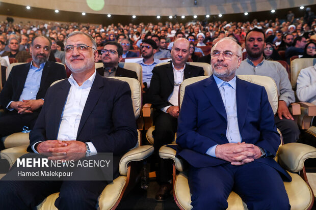 آیین رونمایی از مجموعه 30 جلدی استعمارشناسی ایرانی 7