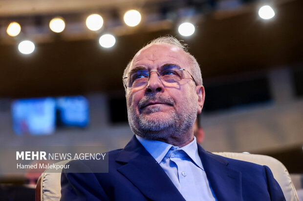 آیین رونمایی از مجموعه 30 جلدی استعمارشناسی ایرانی 8