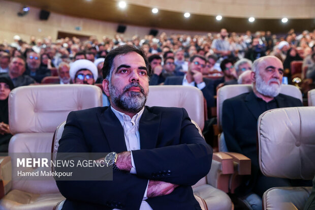 آیین رونمایی از مجموعه 30 جلدی استعمارشناسی ایرانی 21