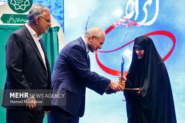 آیین رونمایی از مجموعه 30 جلدی استعمارشناسی ایرانی 26