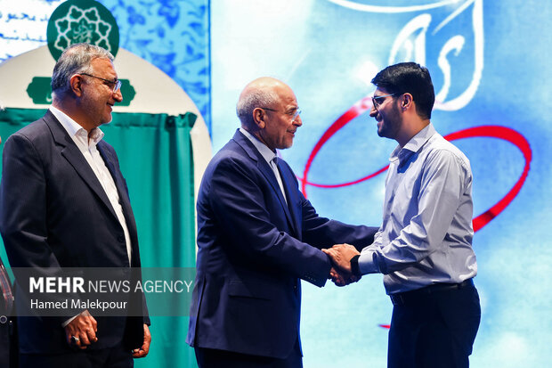 آیین رونمایی از مجموعه 30 جلدی استعمارشناسی ایرانی 28