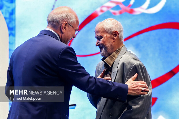 آیین رونمایی از مجموعه 30 جلدی استعمارشناسی ایرانی 31