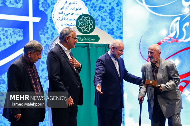 آیین رونمایی از مجموعه ۳۰ جلدی استعمارشناسی ایرانی