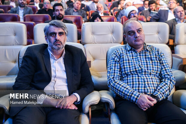 آیین رونمایی از مجموعه 30 جلدی استعمارشناسی ایرانی 52