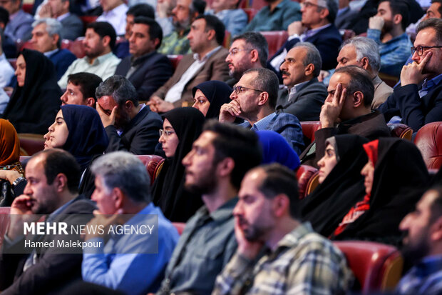 آیین رونمایی از مجموعه 30 جلدی استعمارشناسی ایرانی 55