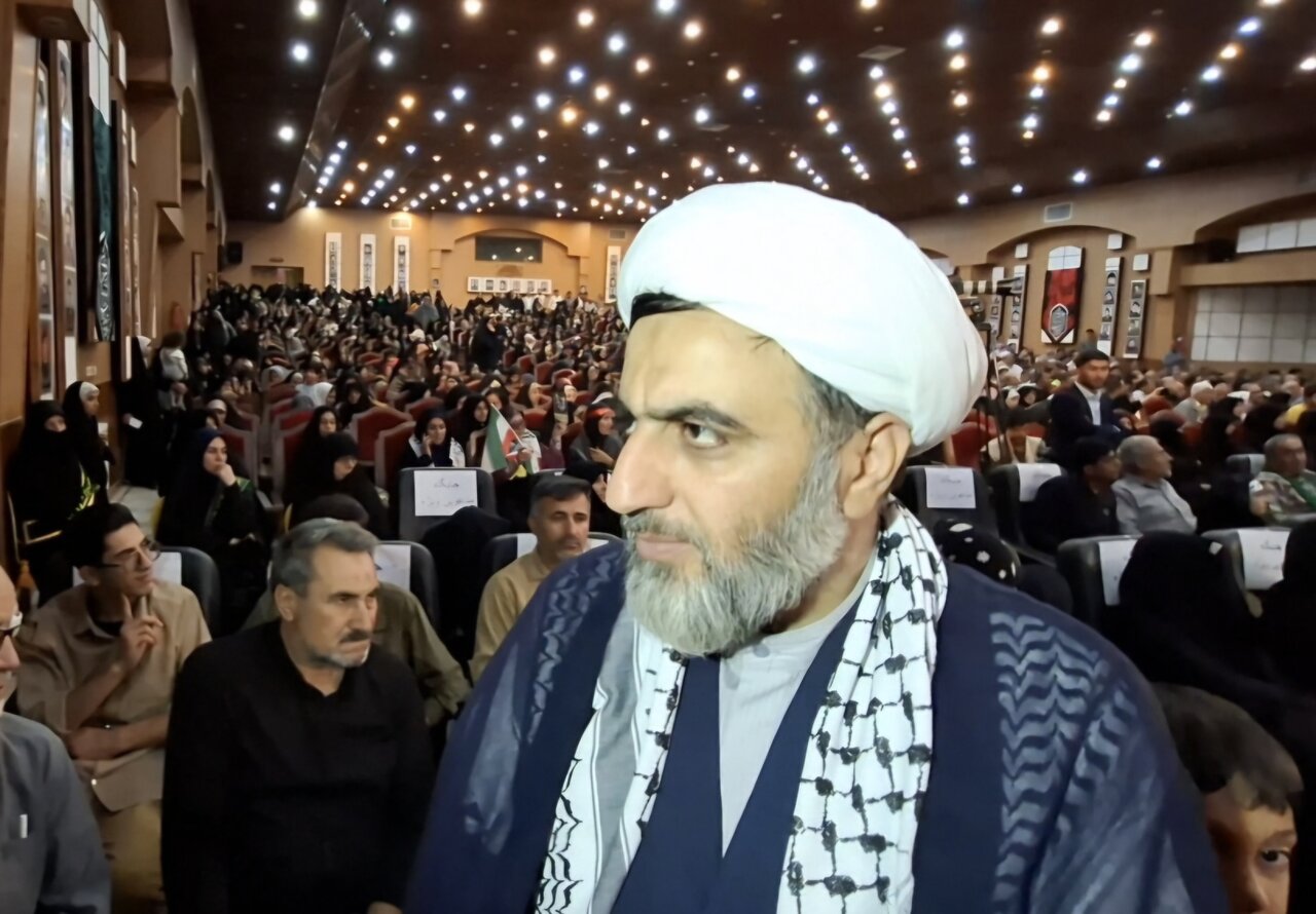 مداحان پیشرو و پیشران روشنگری در جهاد تبیین هستند