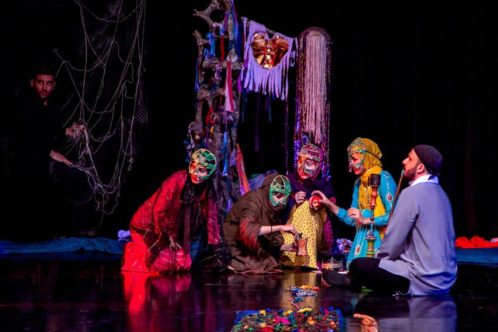 آئینها در حال فراموشی هستند؛ نیاز نیست مخاطب مثل کارگردان فکر کند آئینها در حال فراموشی هستند؛ نیاز نیست مخاطب مثل کارگردان فکر کند