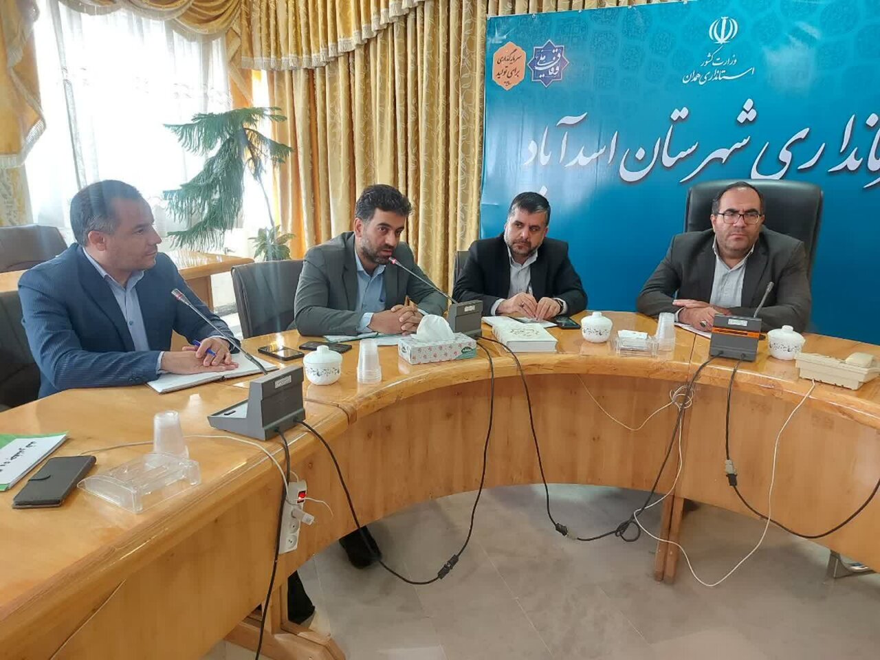 توسعه گلخانه‌ها و کشت کم‌آب‌بر اولویت اصلی شهرستان اسدآباد است