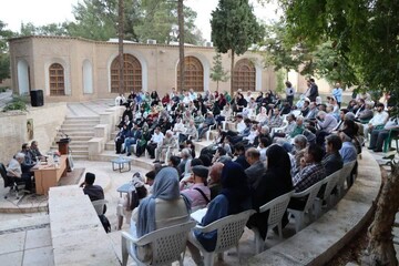 اشعار ارفع کرمانی در نشست تخصصی عصر ادبیات کرمان بررسی شد