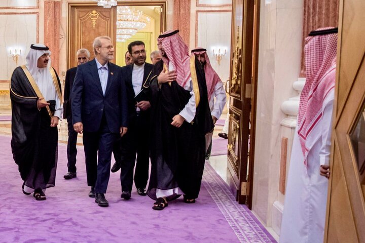 Laricani: İran-Suudi Arabistan savunma işbirliği Riyad’da ele alındı