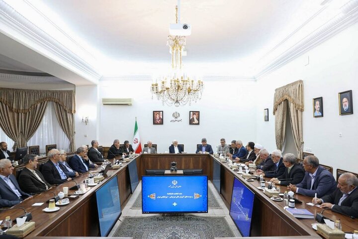 عارف: باید نهادهای علمی درآمد اختصاصی داشته باشند