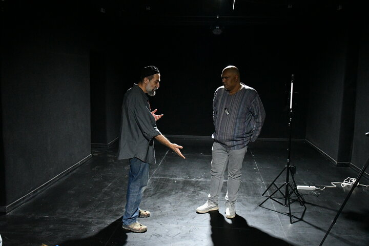 انزوای انسان در «کابوسهای بیدار»؛ درهای ورود به تئاتر بیرویه باز است انزوای انسان در «کابوسهای بیدار»؛ درهای ورود به تئاتر بیرویه باز است