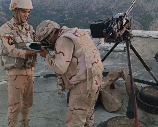 متبرک شدن یگانهای مرزی کردستان به پرچم حرم امام حسین (ع)