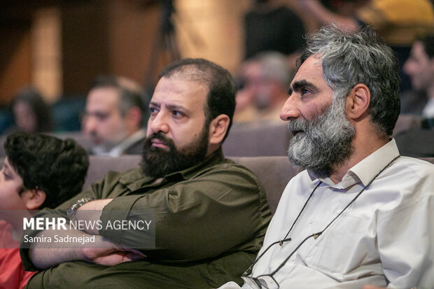 آیین اعطای نشان ملی پارسی جان