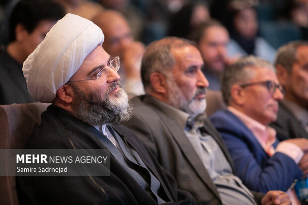 آیین اعطای نشان ملی پارسی جان