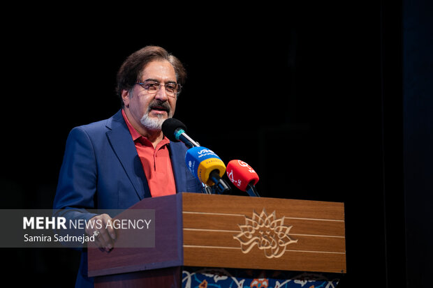 آیین اعطای نشان ملی پارسی جان