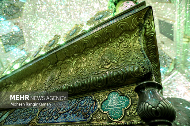 آیین غبارروبی ضریح مطهر آستان مقدس امامزاده صالح (ع)