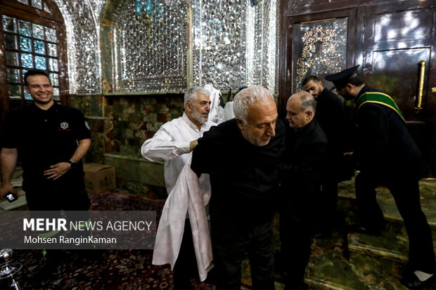 آیین غبارروبی ضریح مطهر آستان مقدس امامزاده صالح (ع)