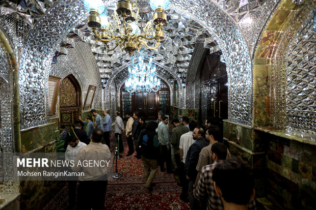 آیین غبارروبی ضریح مطهر آستان مقدس امامزاده صالح (ع)