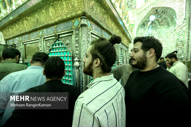 آیین غبارروبی ضریح مطهر آستان مقدس امامزاده صالح (ع)