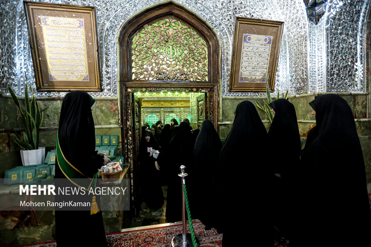 آیین غبارروبی ضریح مطهر آستان مقدس امامزاده صالح (ع)